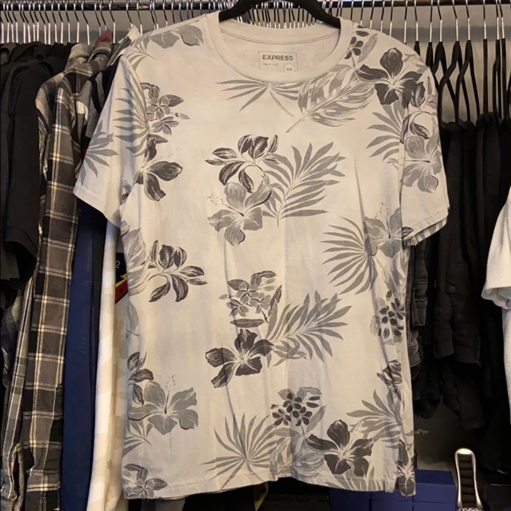 Men’s Hawaiian Print Tee- Express